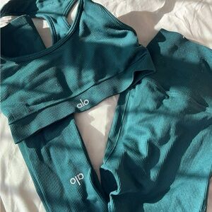 Alo Yoga Set